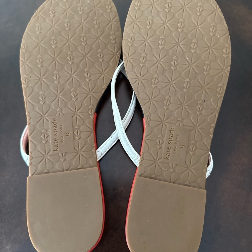 Kate Spade Black and White Sandals with Red Insole - Picture 6 of 7